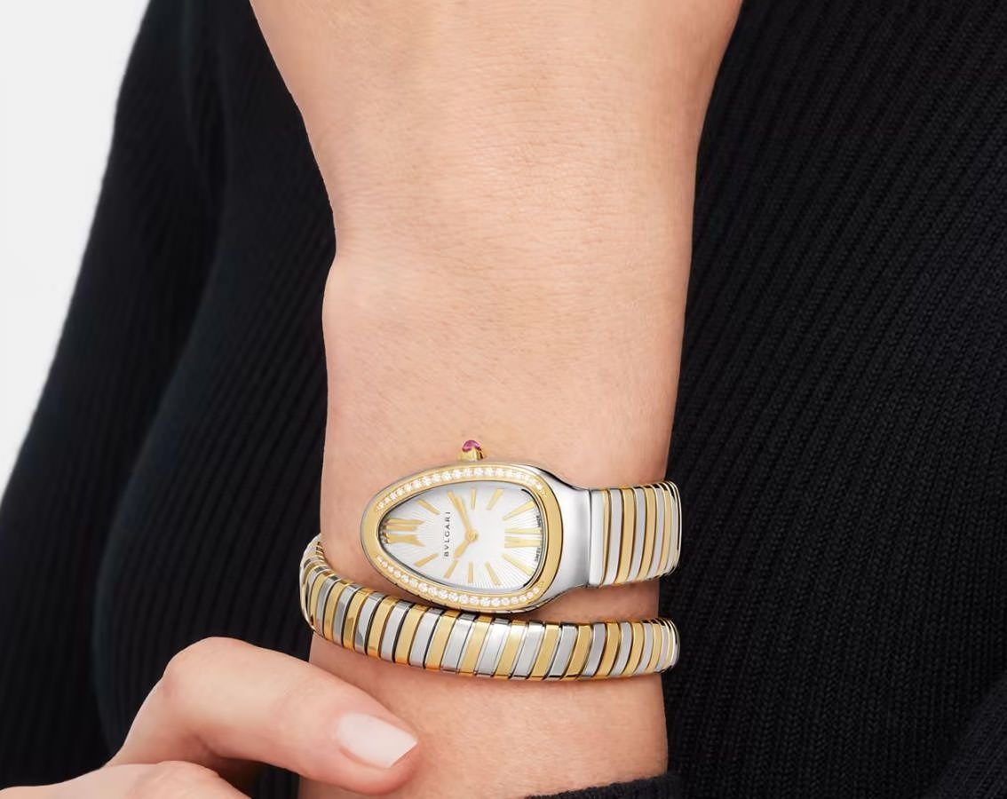 Cómo Combinar Accesorios Dorados y Plateados para un Look Sofisticado